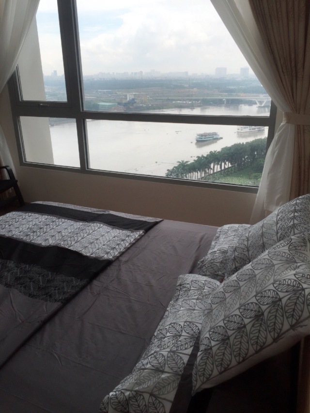 Căn hộ Vinhomes Central Park cho thuê, 2 phòng ngủ, view sông Sài Gòn