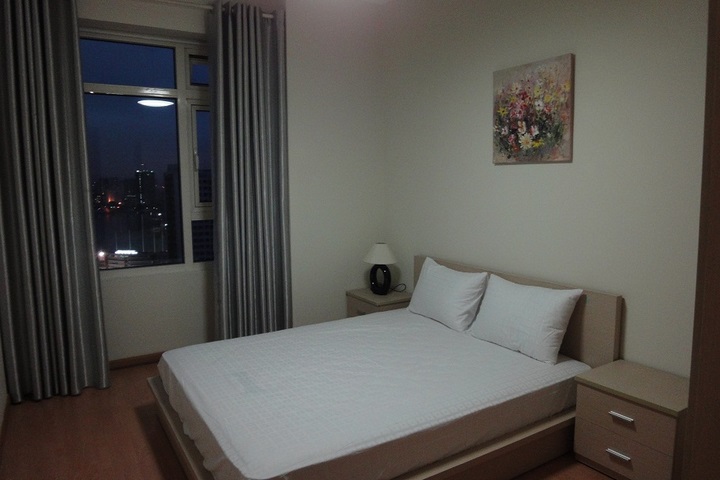 Cho thuê căn hộ 3 phòng ngủ Saigon Pearl tầng cao, đầy đủ nội thất