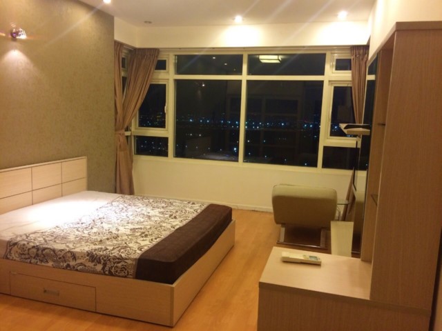 Cho thuê căn hộ Saigon Pearl 2 phòng ngủ, lầu cao, view city