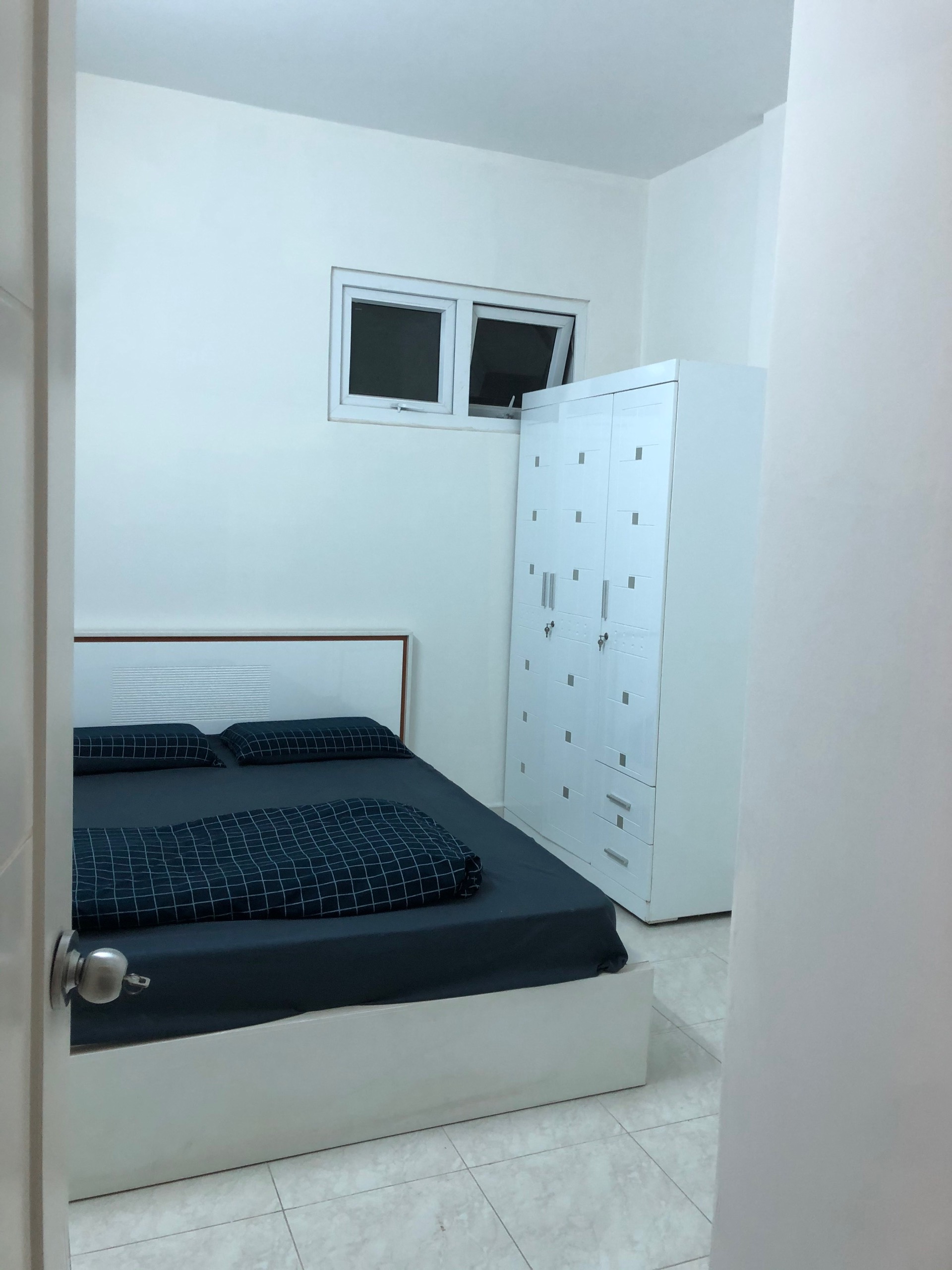 Cần cho thuê gấp căn hộ 2 phòng ngủ quận Bình Thạnh, gần cầu Thủ Thiêm